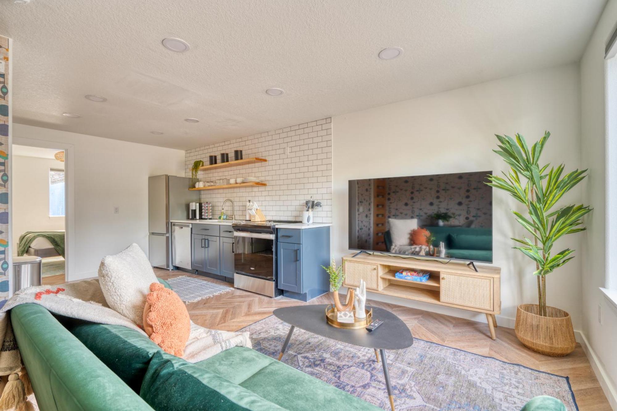 - The Woodstock - Reed College & Vintage Shops Apartment *